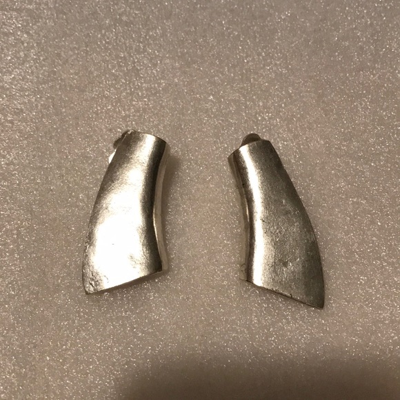 Earrings - Picture 1 of 2